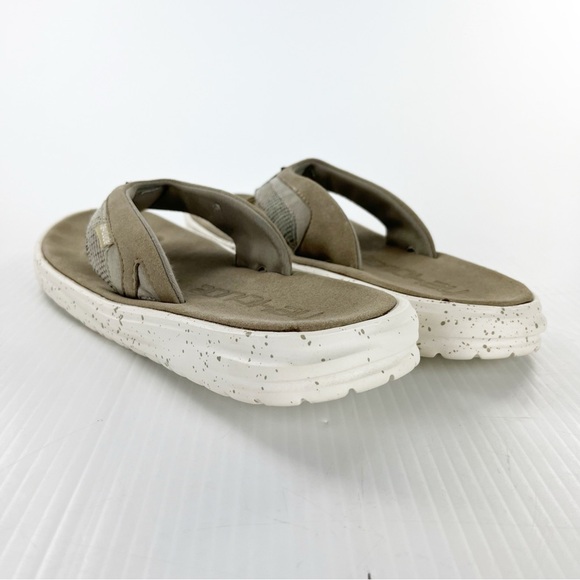 Hey Dude Flinn Sox Brown Slip On Thong Flip Flop Sandals Shoes - Picture 3 of 6